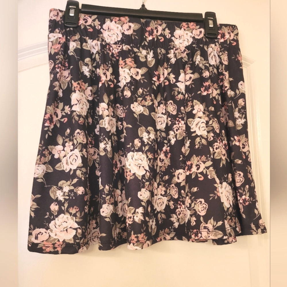 Joe Boxer Black FloralSkirt - L